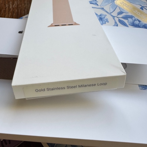 Apple Gold Stainless Steel Milanese Loop Band - Picture 3 of 4